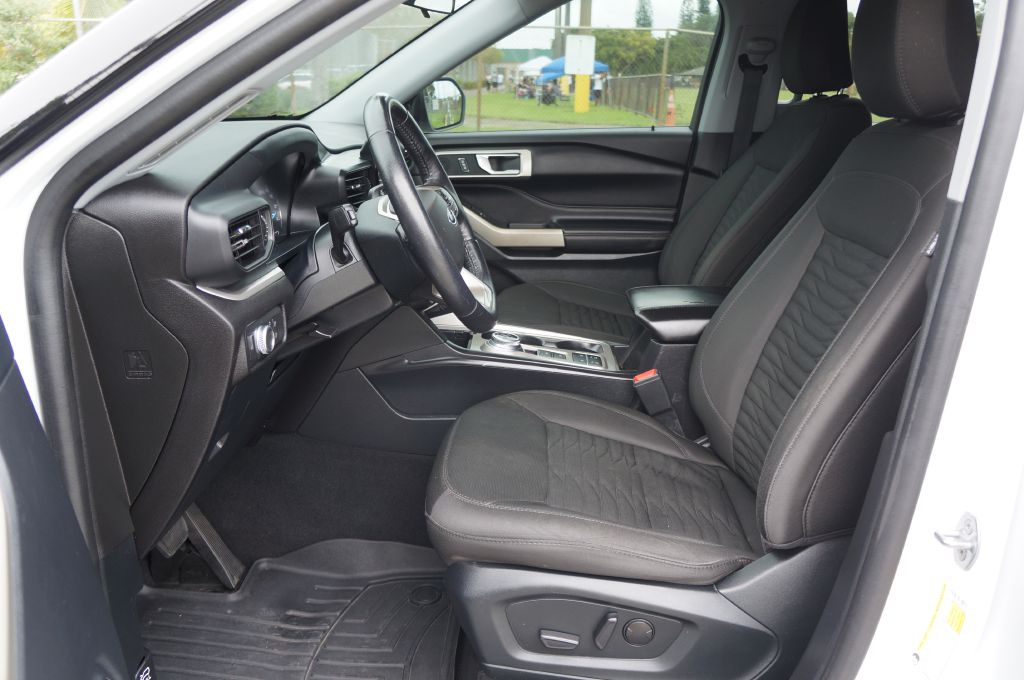 Photo 19 of this FORD EXPLORER
