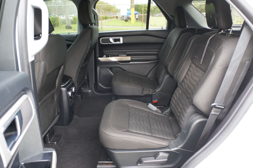 Photo 23 of this FORD EXPLORER