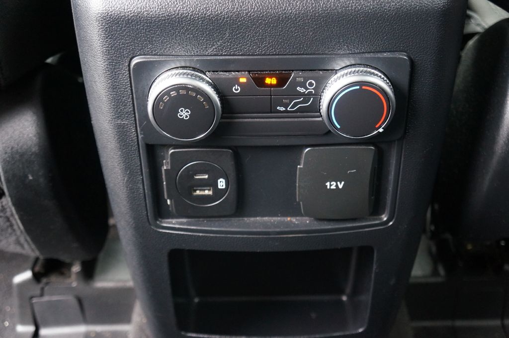 Photo 25 of this FORD EXPLORER