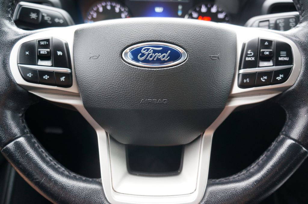 Photo 36 of this FORD EXPLORER