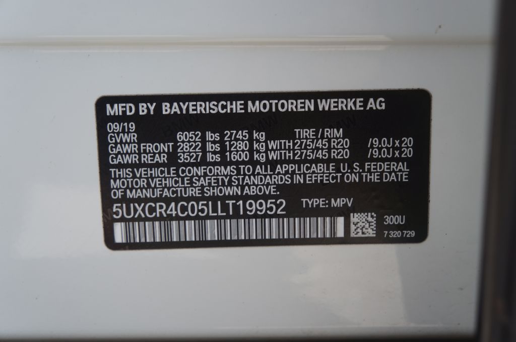 Photo 38 of this BMW X5 SDRIVE40I