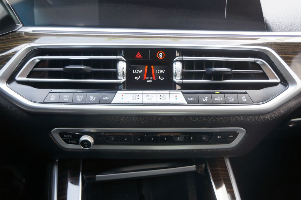 Photo 32 of this BMW X5 SDRIVE40I