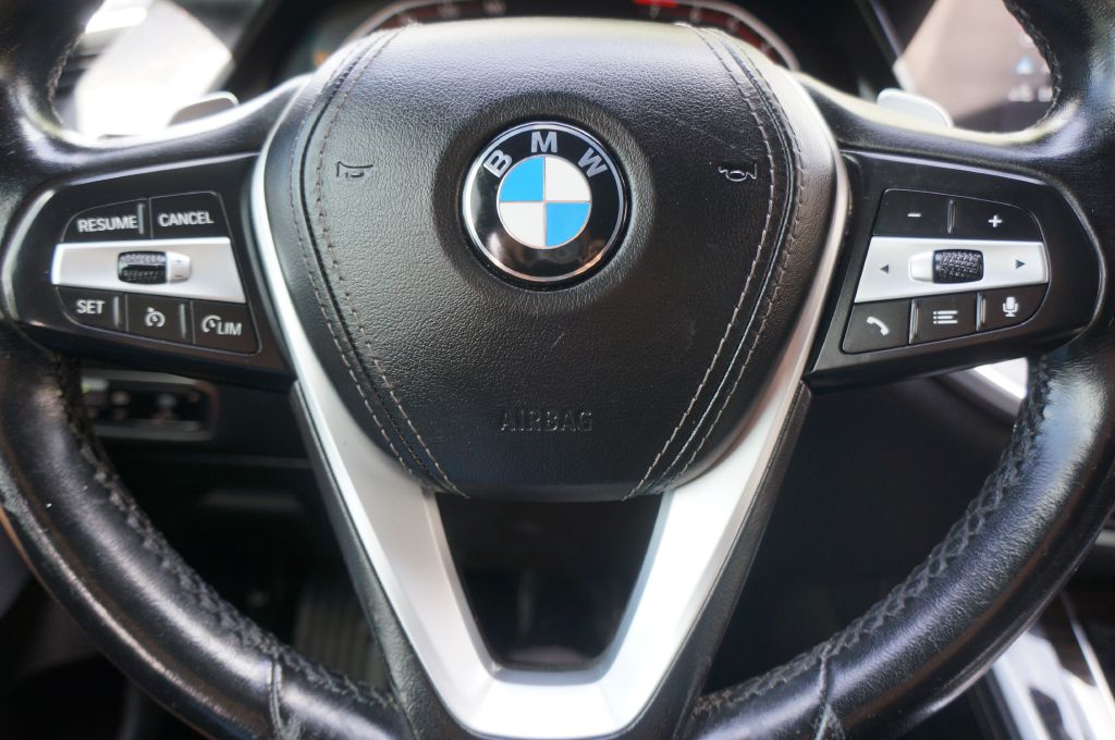 Photo 36 of this BMW X5 SDRIVE40I