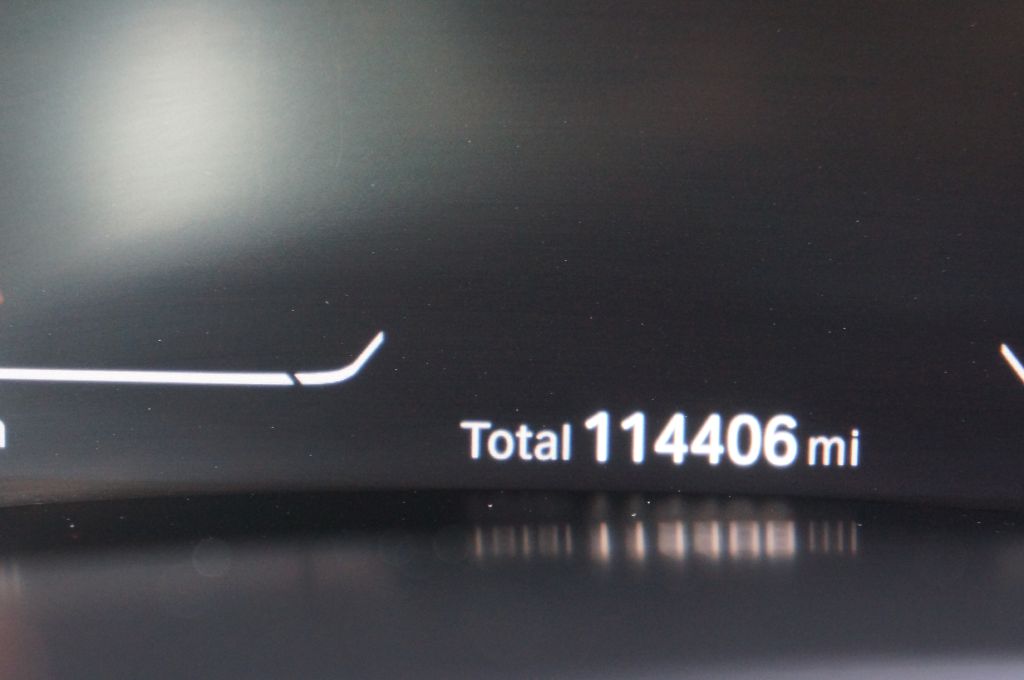 Photo 37 of this BMW X5 SDRIVE40I