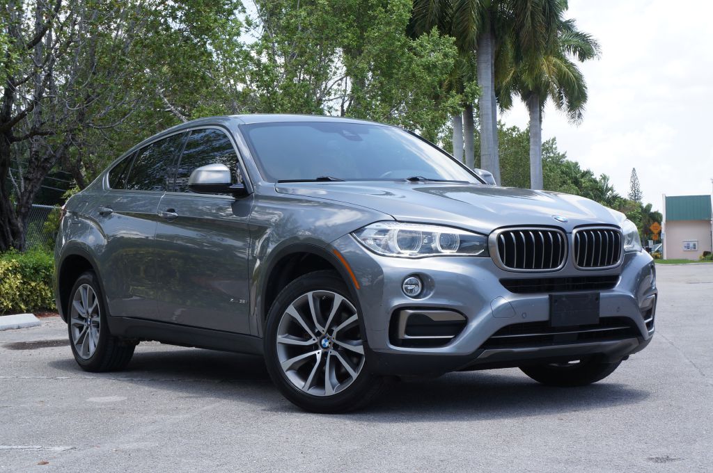 Photo 4 of this BMW X6 XDRIVE35I