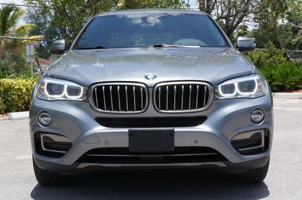 Photo 3 of this BMW X6 XDRIVE35I