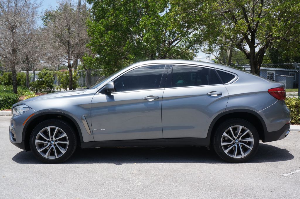 Photo 6 of this BMW X6 XDRIVE35I