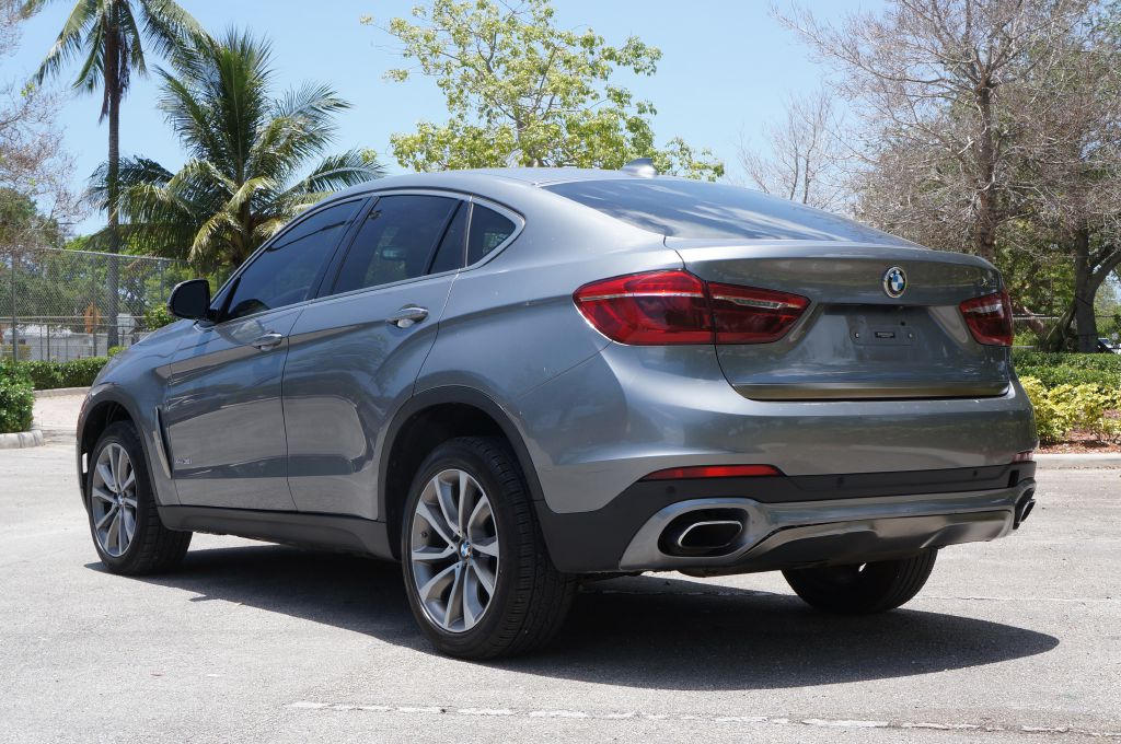 Photo 7 of this BMW X6 XDRIVE35I