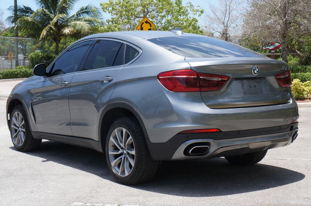 Photo 8 of this BMW X6 XDRIVE35I