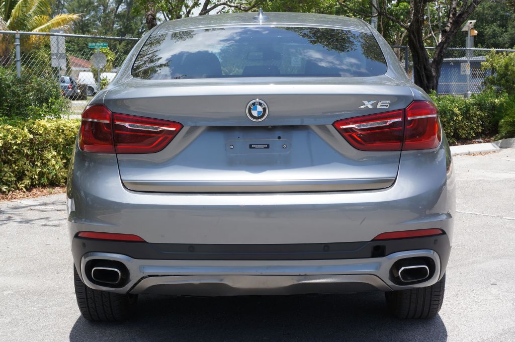 Photo 9 of this BMW X6 XDRIVE35I