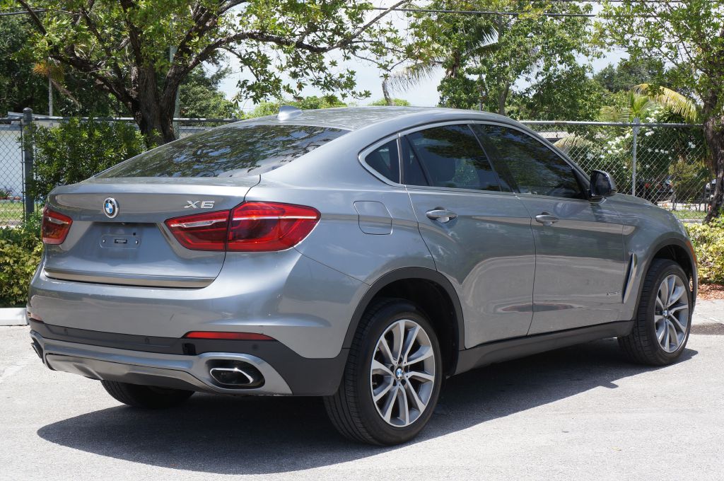 Photo 11 of this BMW X6 XDRIVE35I