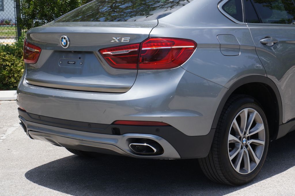 Photo 14 of this BMW X6 XDRIVE35I