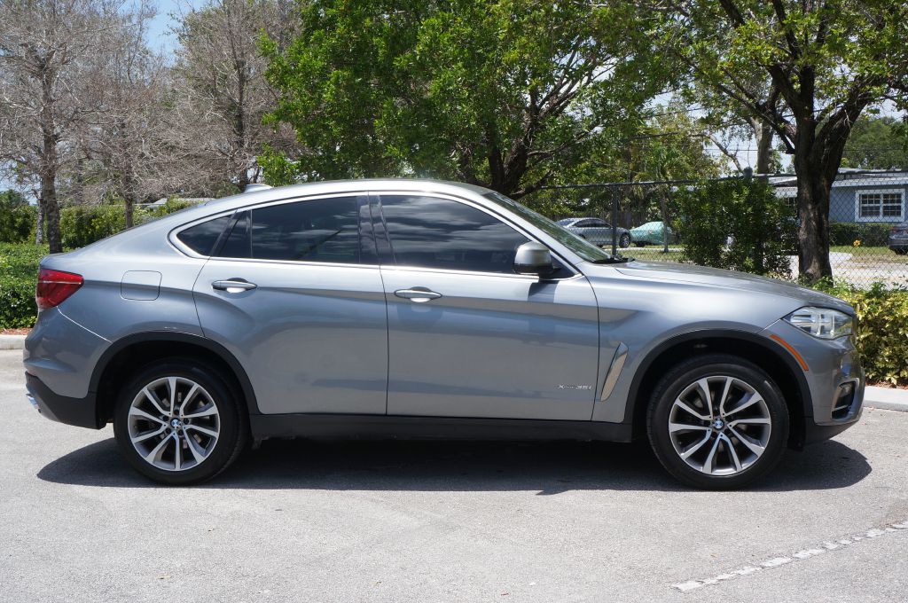 Photo 12 of this BMW X6 XDRIVE35I