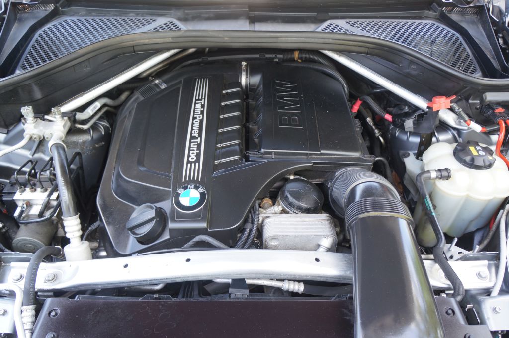Photo 18 of this BMW X6 XDRIVE35I