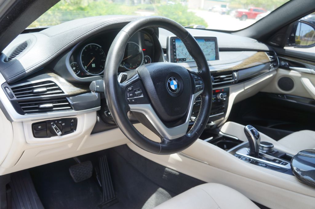Photo 22 of this BMW X6 XDRIVE35I