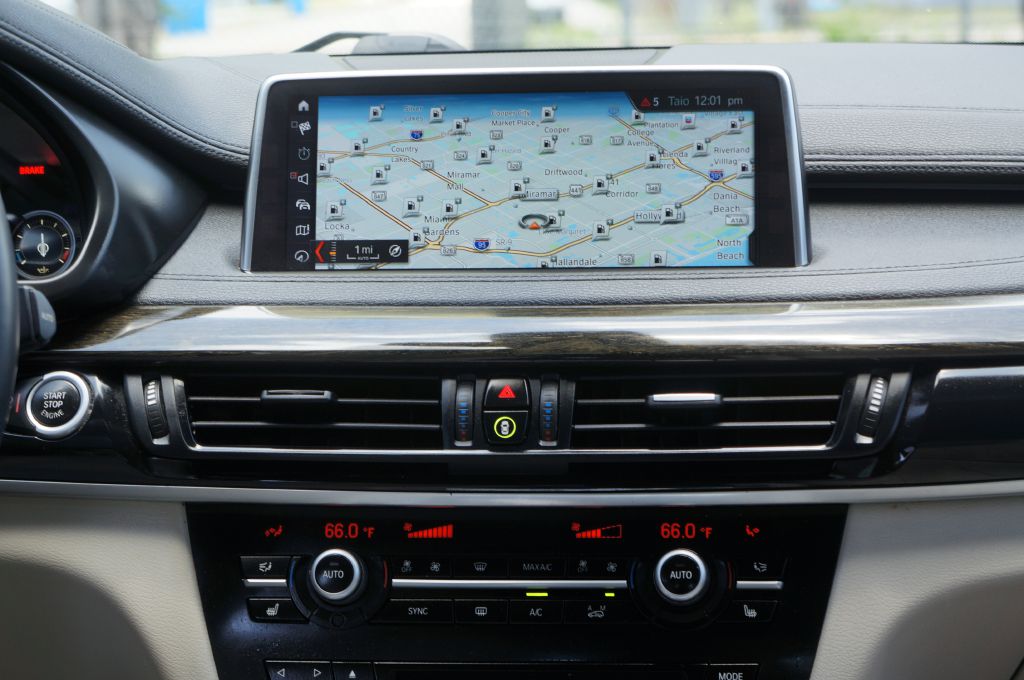 Photo 31 of this BMW X6 XDRIVE35I
