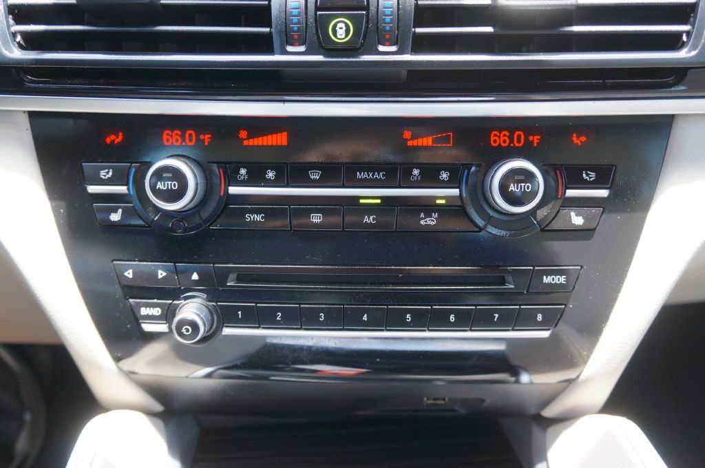 Photo 35 of this BMW X6 XDRIVE35I