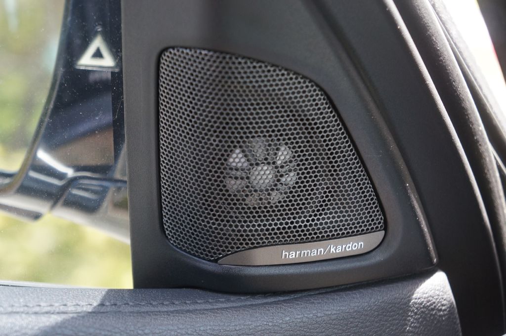 Photo 21 of this BMW X6 XDRIVE35I