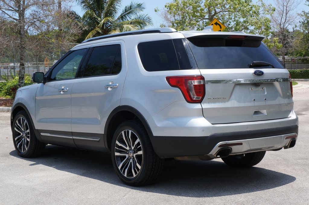 Photo 8 of this FORD EXPLORER PLAT