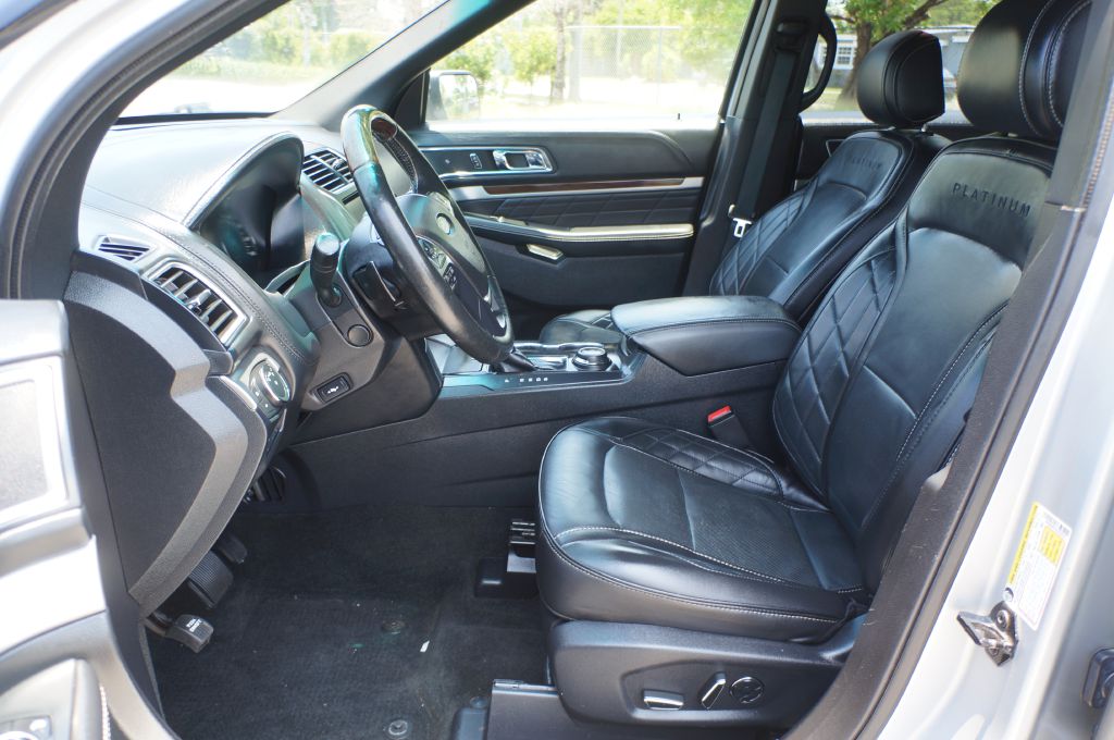Photo 23 of this FORD EXPLORER PLAT