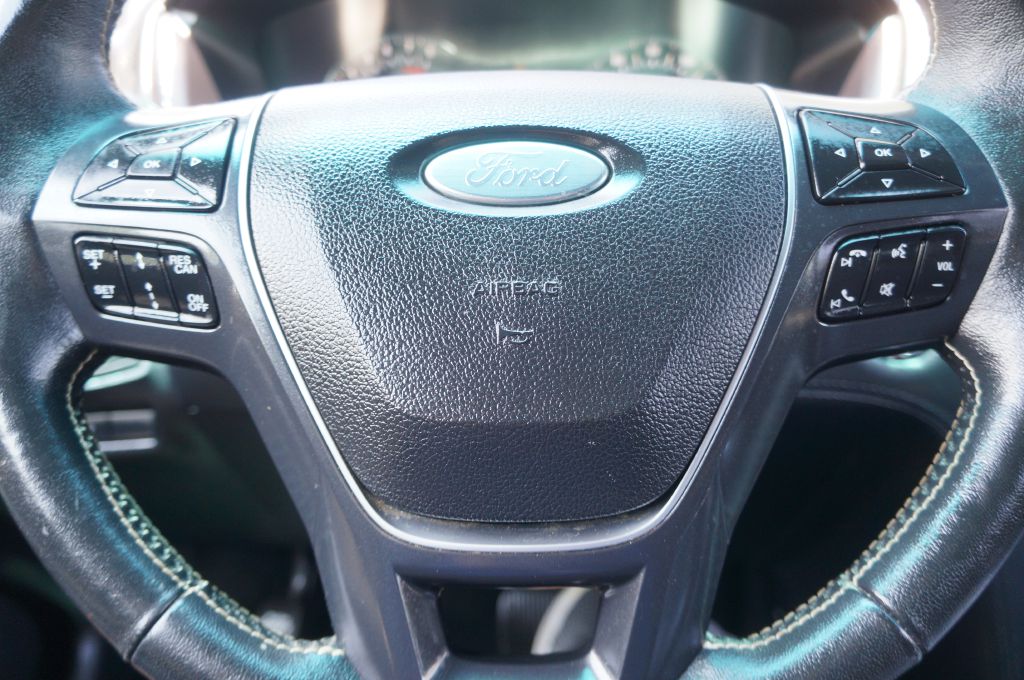 Photo 40 of this FORD EXPLORER PLAT