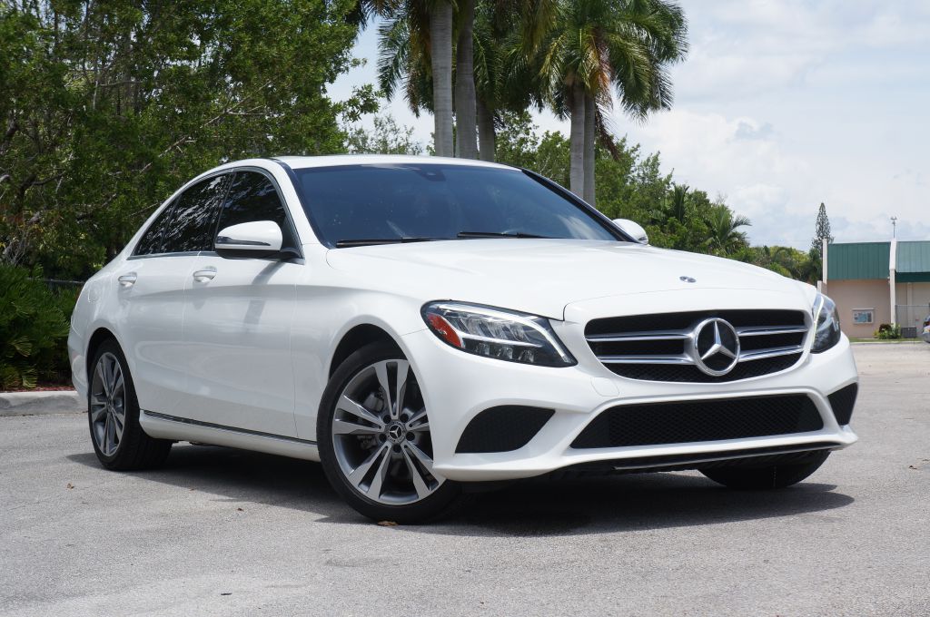 Photo 4 of this MERCEDES-BENZ C-CLASS