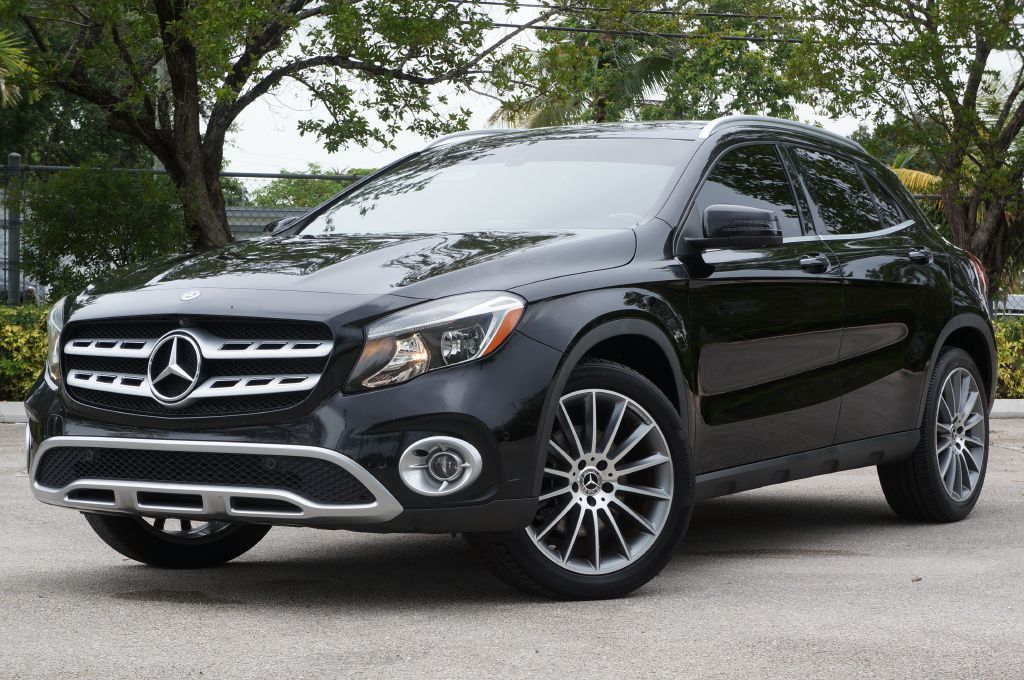 Photo 2 of this MERCEDES-BENZ GLA 250