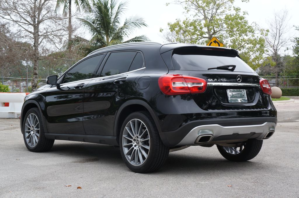 Photo 7 of this MERCEDES-BENZ GLA 250