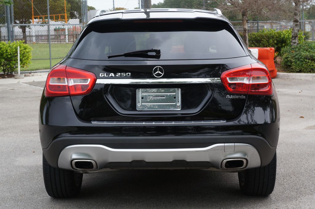 Photo 9 of this MERCEDES-BENZ GLA 250