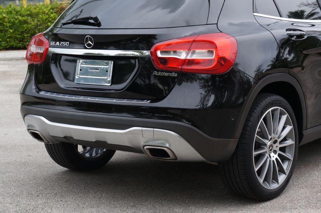 Photo 14 of this MERCEDES-BENZ GLA 250