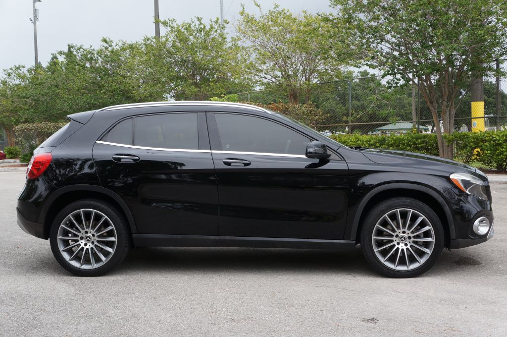 Photo 12 of this MERCEDES-BENZ GLA 250