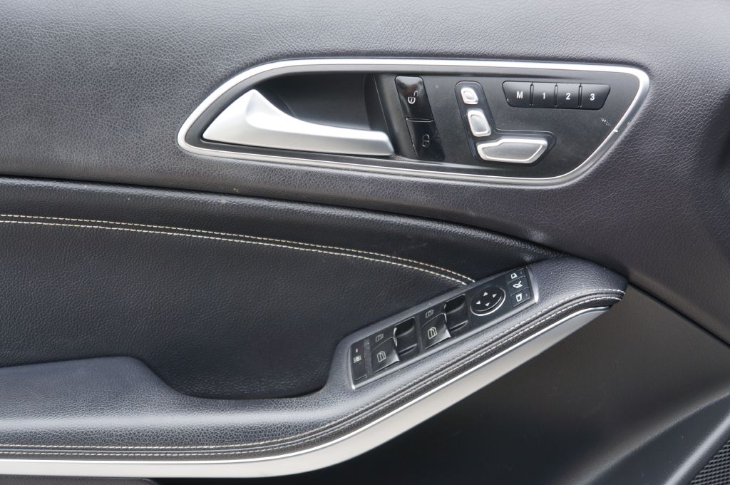 Photo 20 of this MERCEDES-BENZ GLA 250