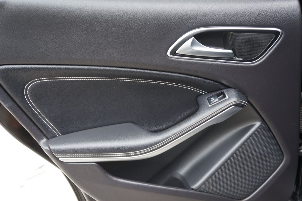 Photo 25 of this MERCEDES-BENZ GLA 250