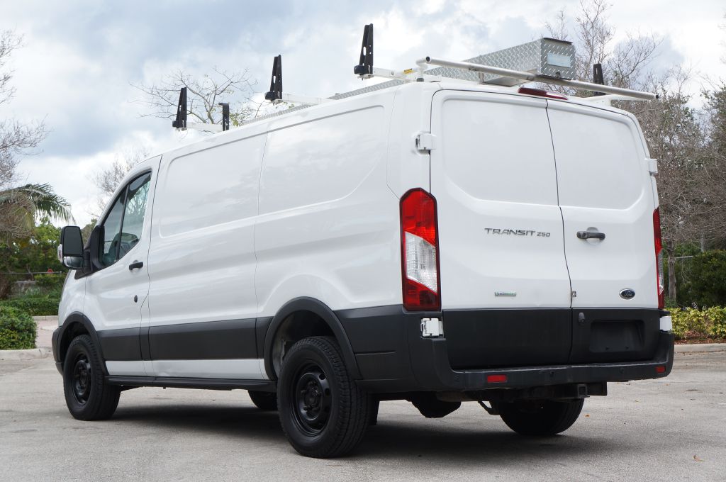 Photo 8 of this FORD TRANSIT T150 LR