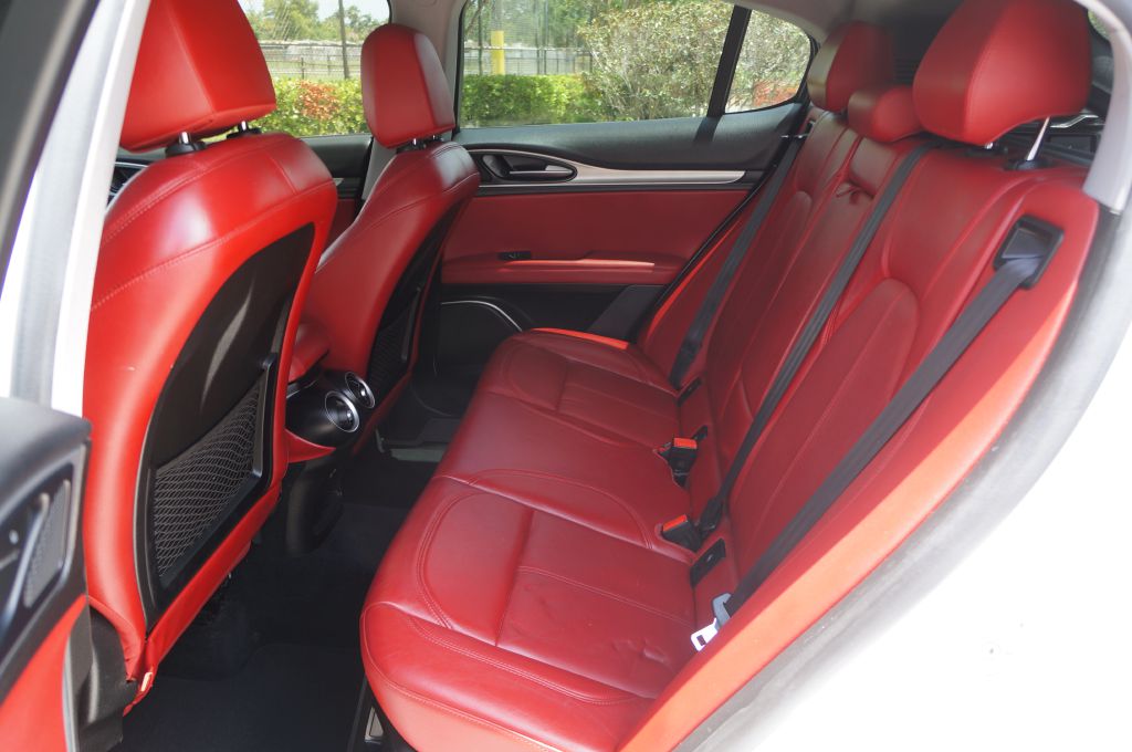 Photo 25 of this ALFA ROMEO STELVIO