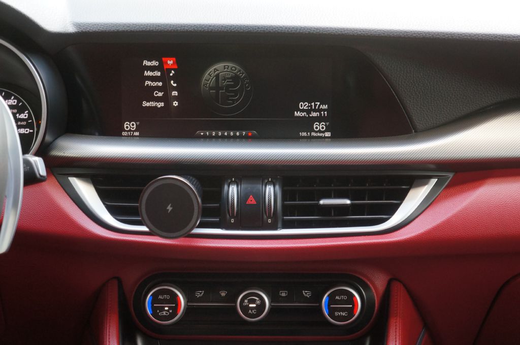 Photo 29 of this ALFA ROMEO STELVIO