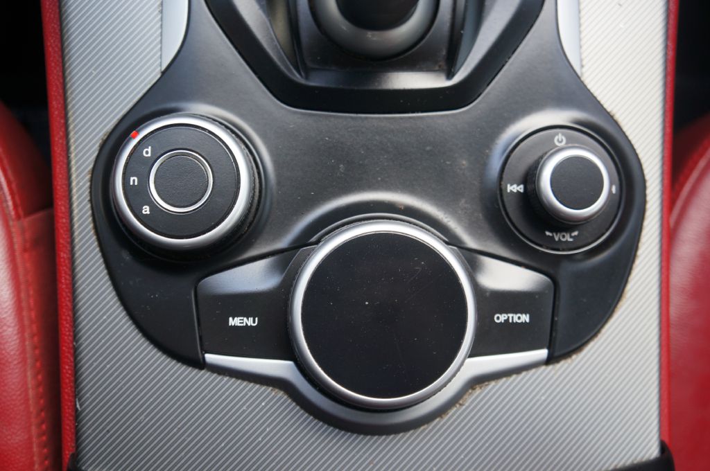 Photo 33 of this ALFA ROMEO STELVIO
