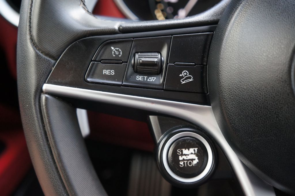 Photo 35 of this ALFA ROMEO STELVIO