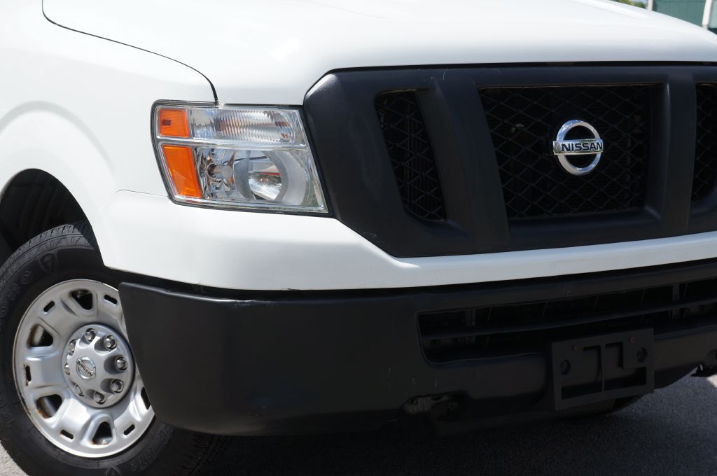 Photo 15 of this NISSAN NV 2500 S HD HR