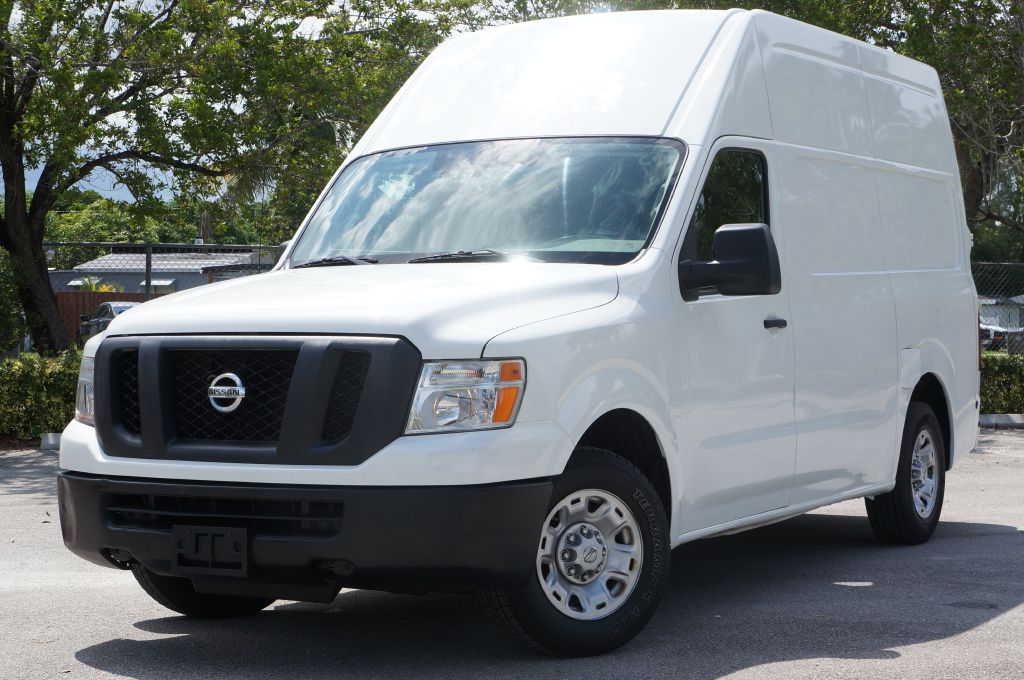 Photo 2 of this NISSAN NV 2500 S HD HR