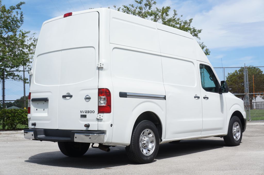 Photo 12 of this NISSAN NV 2500 S HD HR
