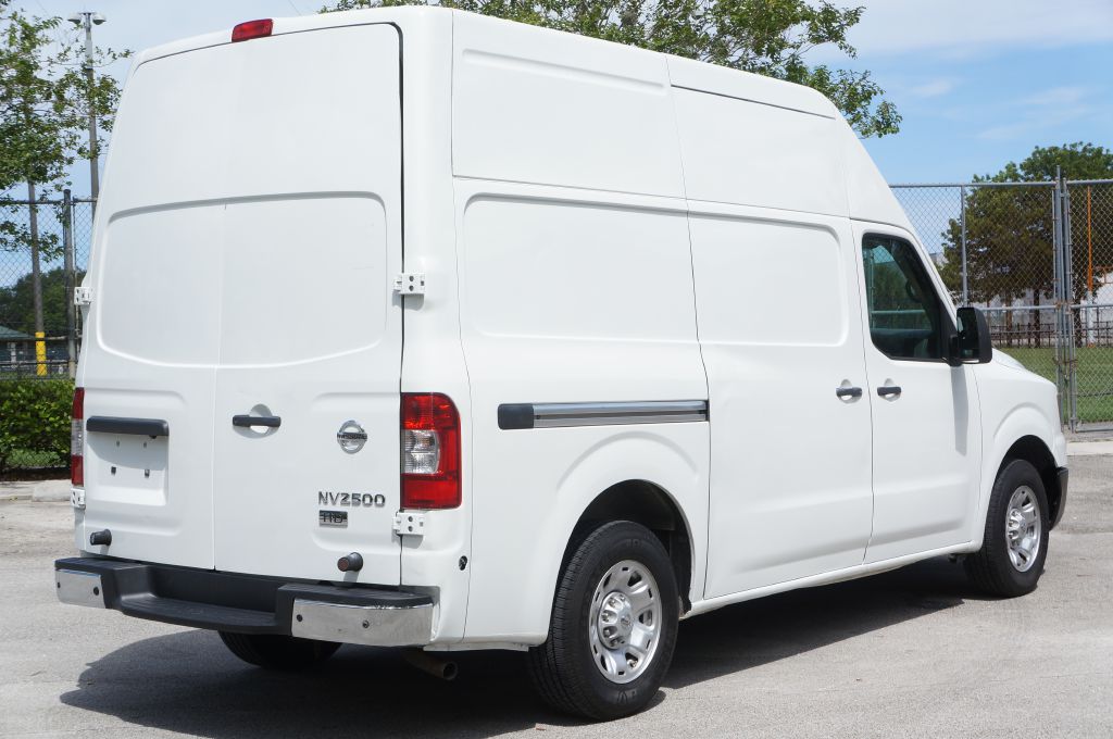 Photo 13 of this NISSAN NV 2500 S HD HR