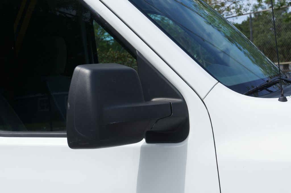 Photo 17 of this NISSAN NV 2500 S HD HR