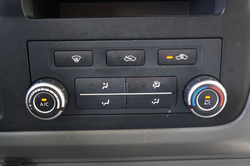 Photo 35 of this NISSAN NV 2500 S HD HR