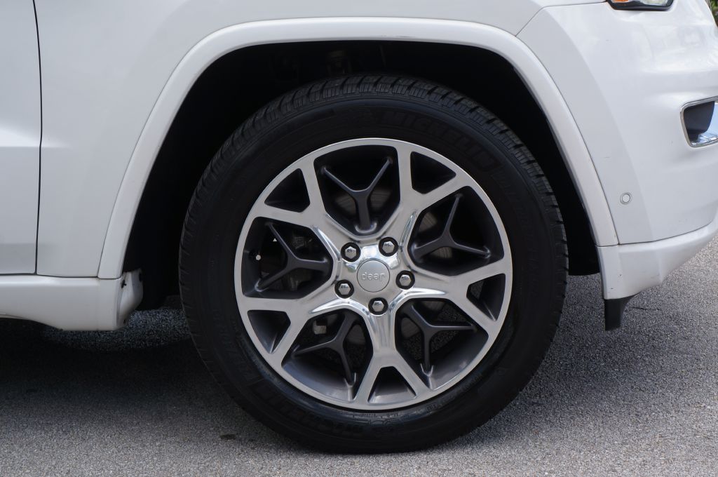 Photo 17 of this JEEP GRAND CHEROKEE