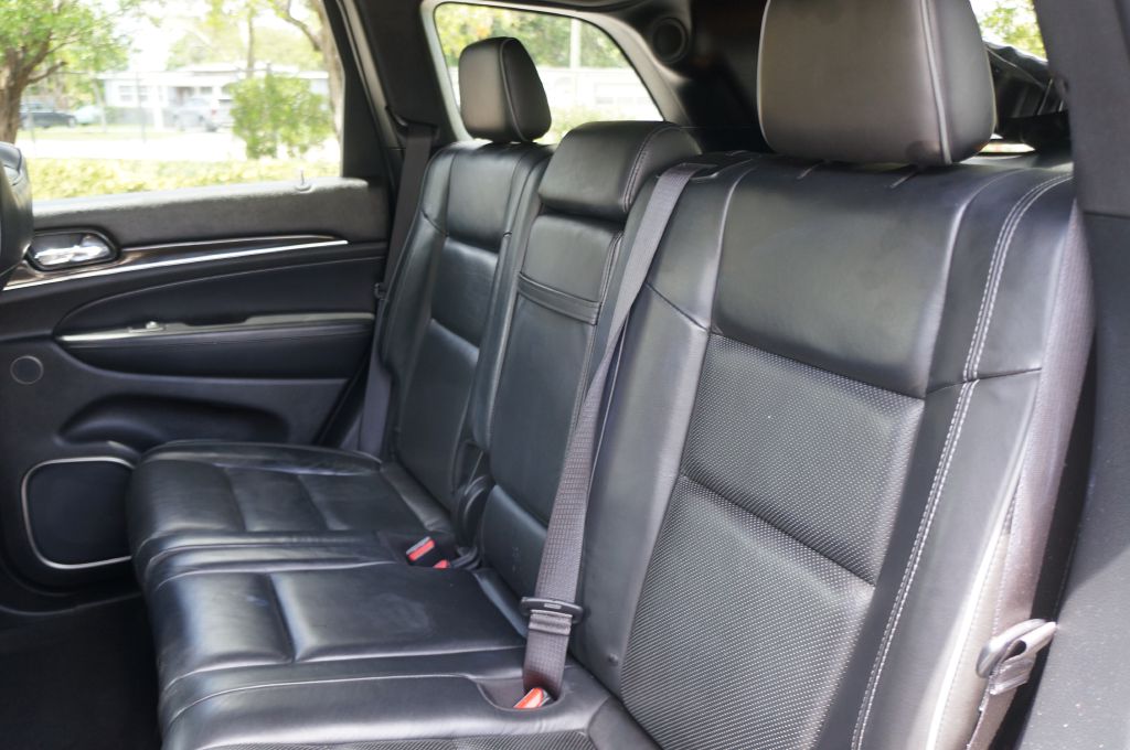 Photo 27 of this JEEP GRAND CHEROKEE