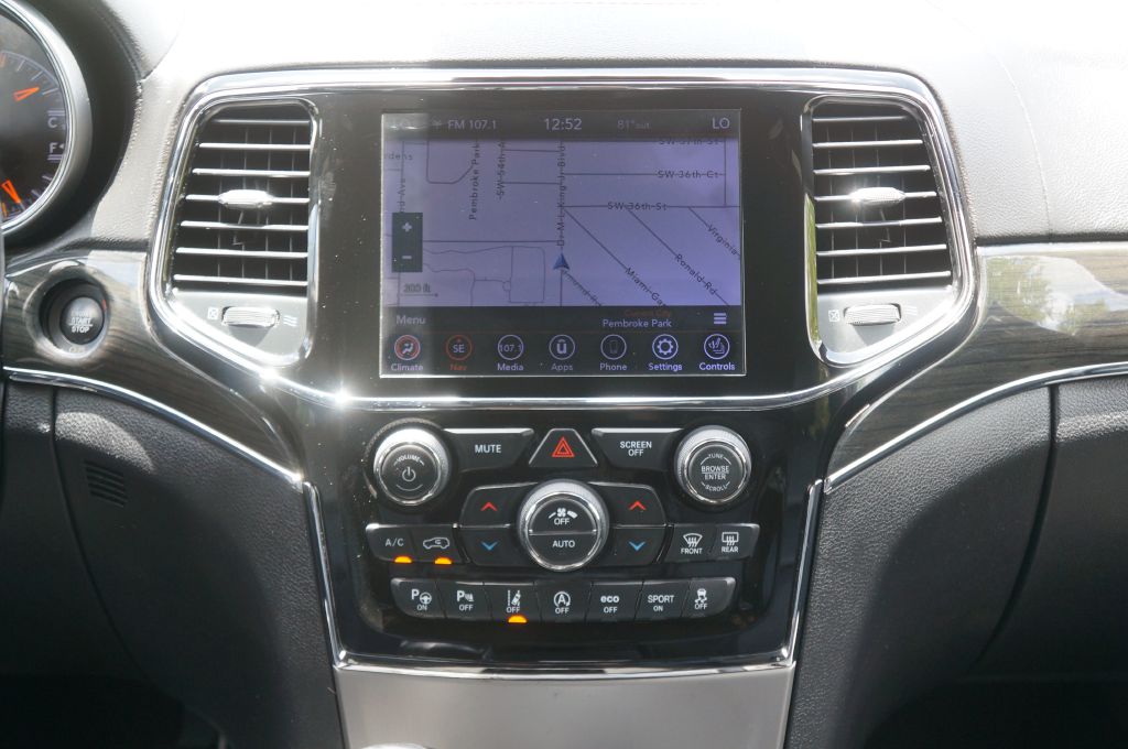 Photo 31 of this JEEP GRAND CHEROKEE