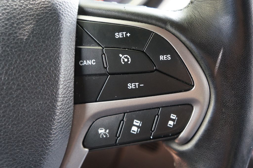Photo 37 of this JEEP GRAND CHEROKEE