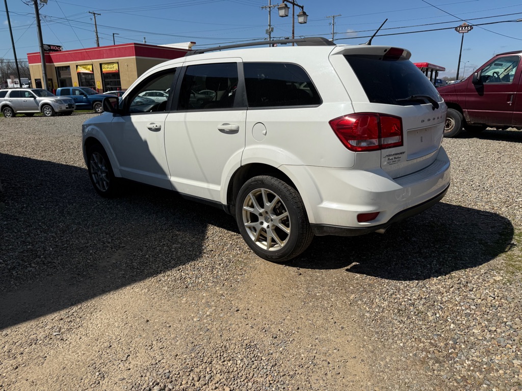 Additional photo of vehicle.