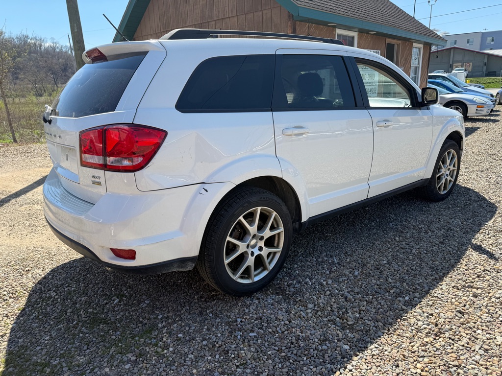 Additional photo of vehicle.